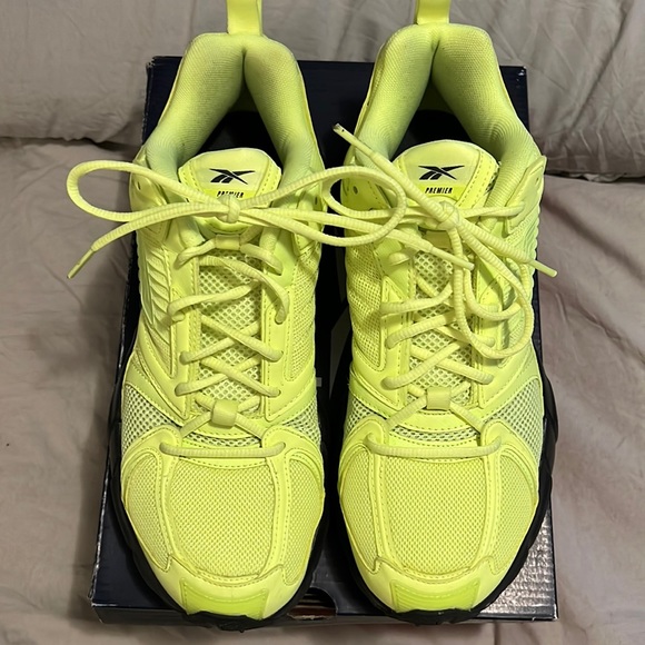 womens neon tennis shoes